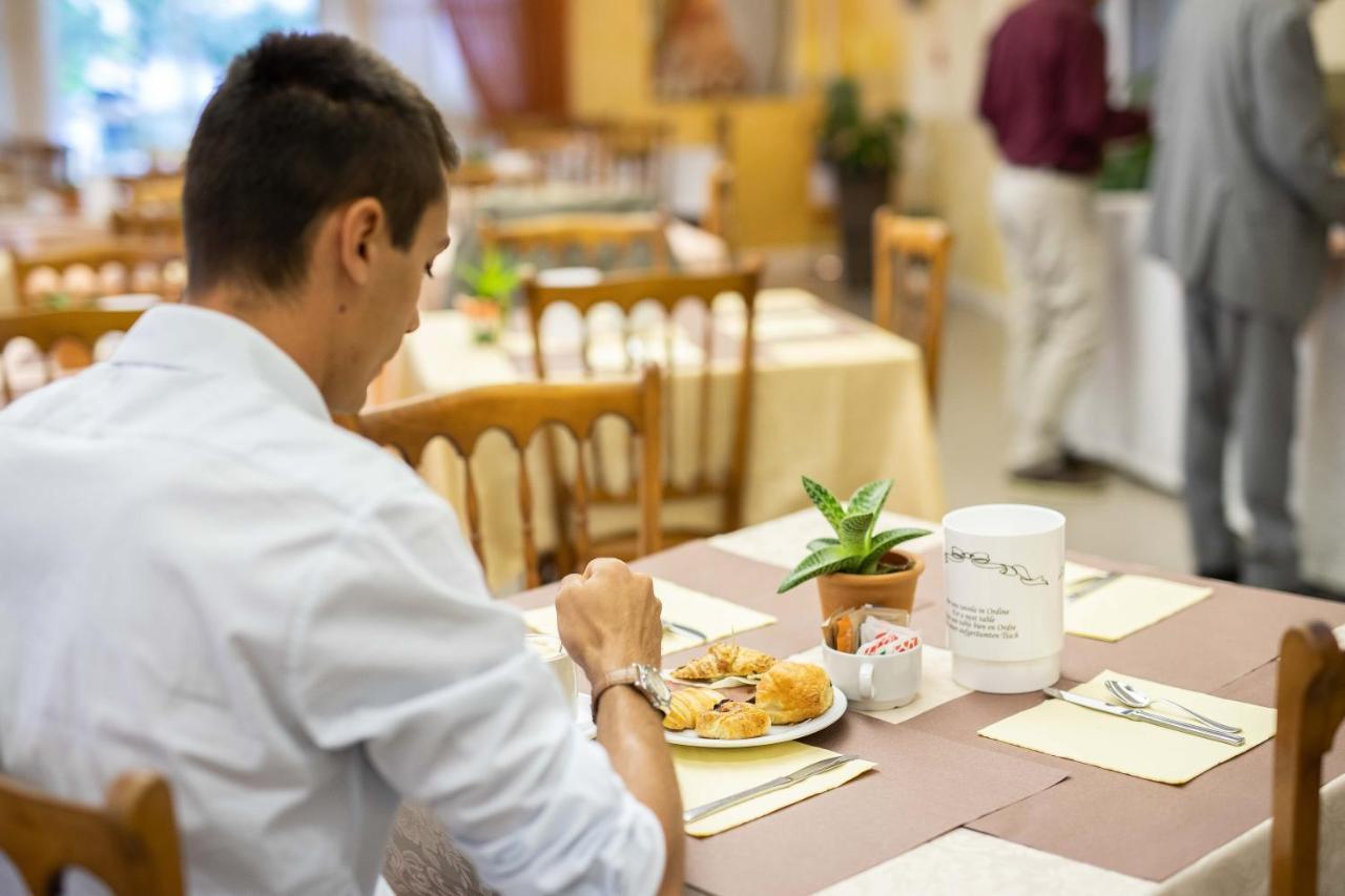 Hotel Alfa Tao Riccione Ngoại thất bức ảnh