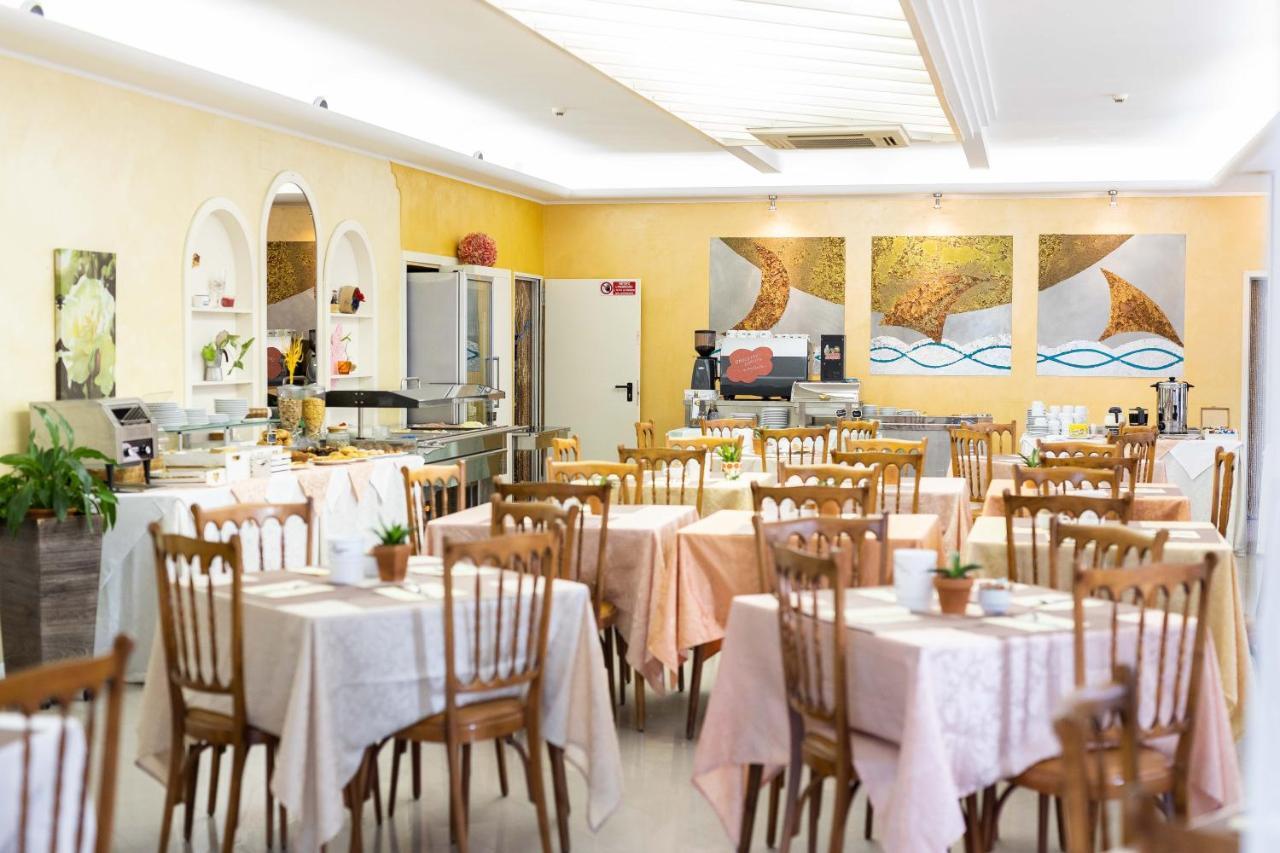 Hotel Alfa Tao Riccione Ngoại thất bức ảnh