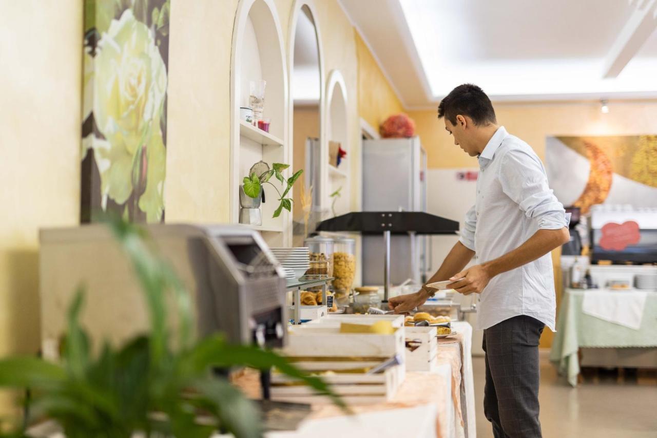 Hotel Alfa Tao Riccione Ngoại thất bức ảnh